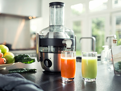Centrifuges healthy juice