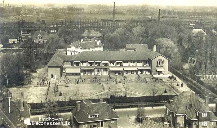 Prentbriefkaart Diaconessenhuis Parklaan, jaren &lsquo;40.