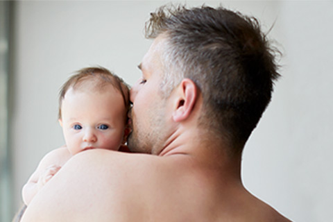 Manieren en tips om je baby te laten boeren
