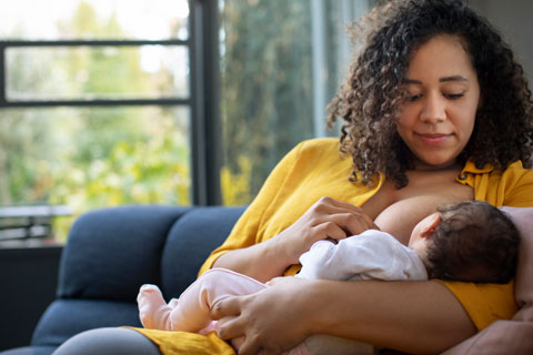 Tips voor pijnlijke tepels bij borstvoeding
