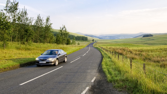 auto op de weg