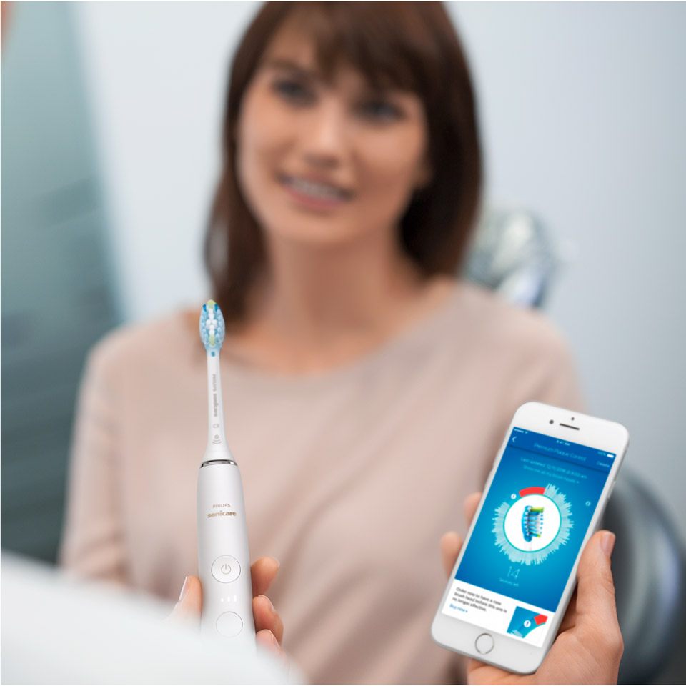 Pati&euml;nt aan wie DiamondClean wordt getoond