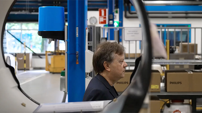 Werken aan MRI met minder barri&egrave;res met Paul Harvey