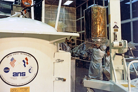 De Astronomische Nederlandse Satelliet, een baanbrekend ruimtevaartproject