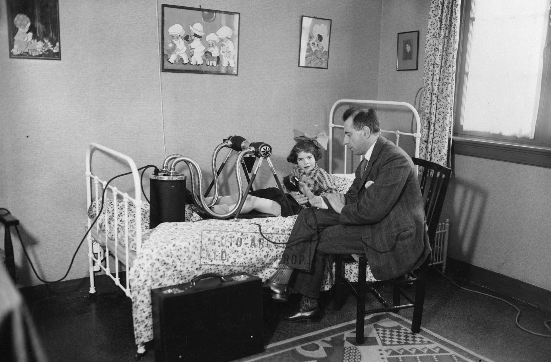 Mobiele Metalix Junior r&ouml;ntgenapparatuur (1930)