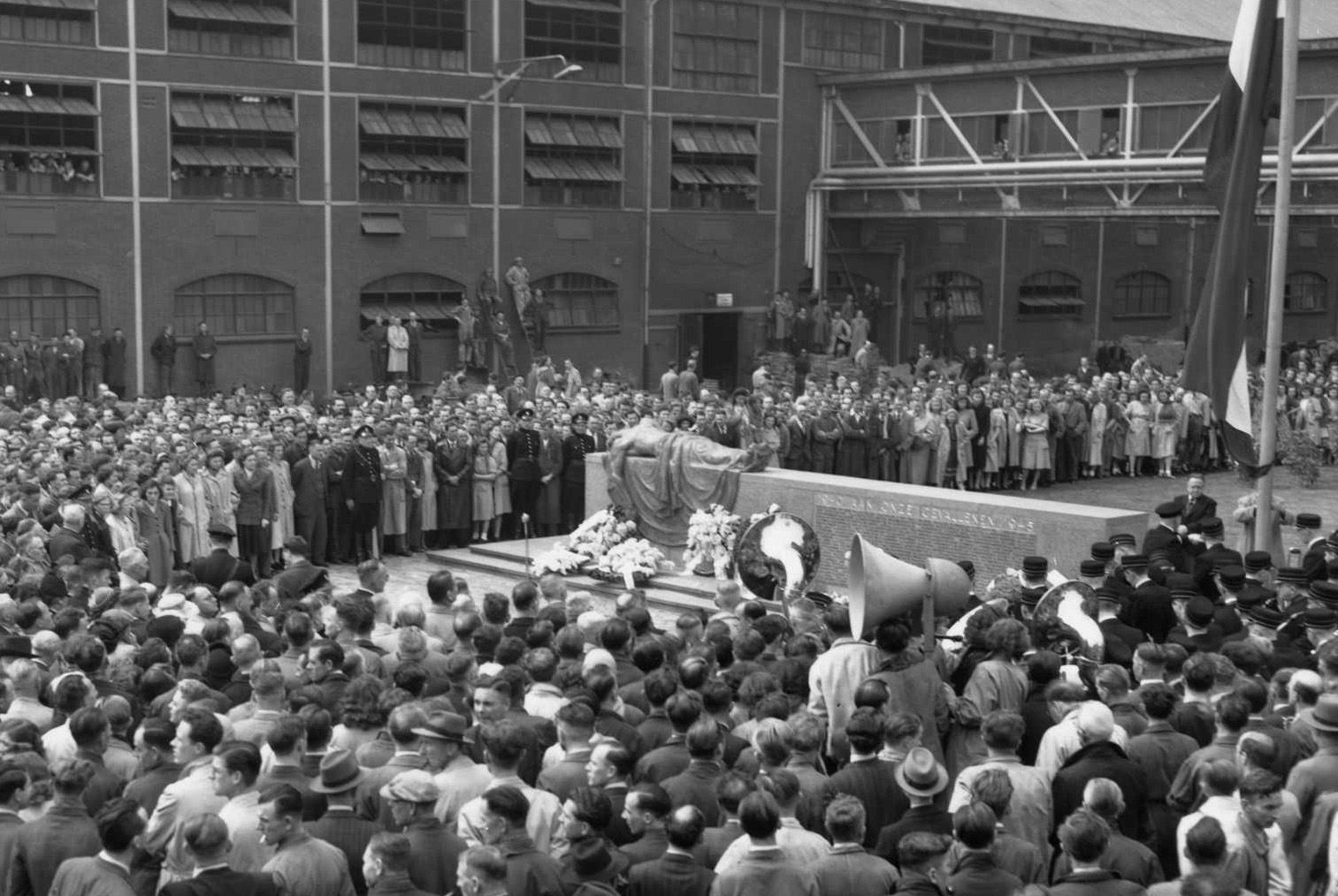 De April-meistaking 1943 in Eindhoven