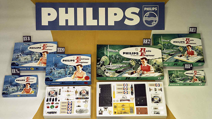 De technicus in de dop kon alle kanten uit met de Philips bouwdozen